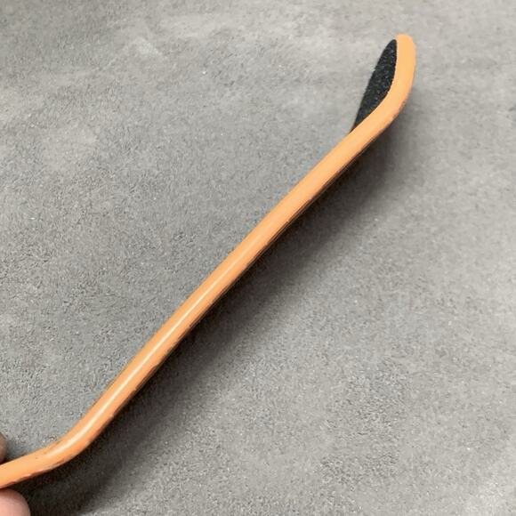 Vintage Tech Deck World Industries Fingerboard Graffiti Wall Skateboard - Picture 2 of 4